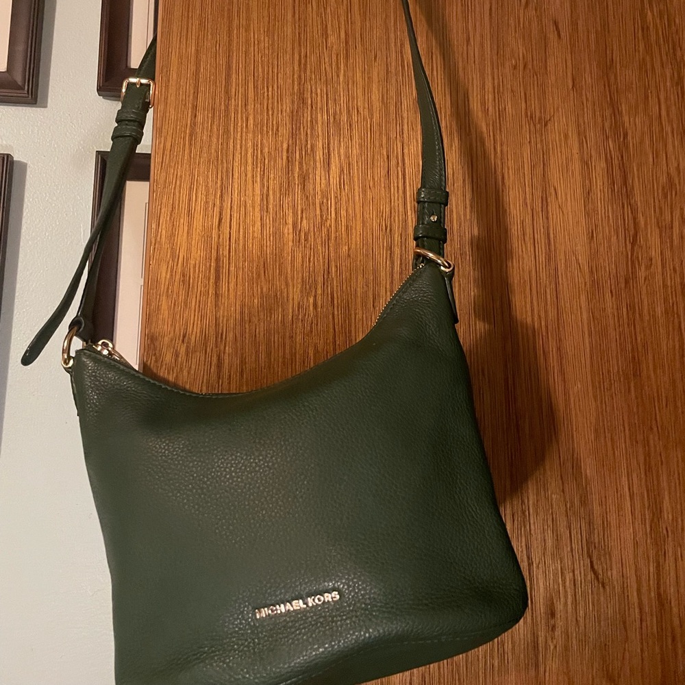 Michael Kors Lupita Messenger in moss color